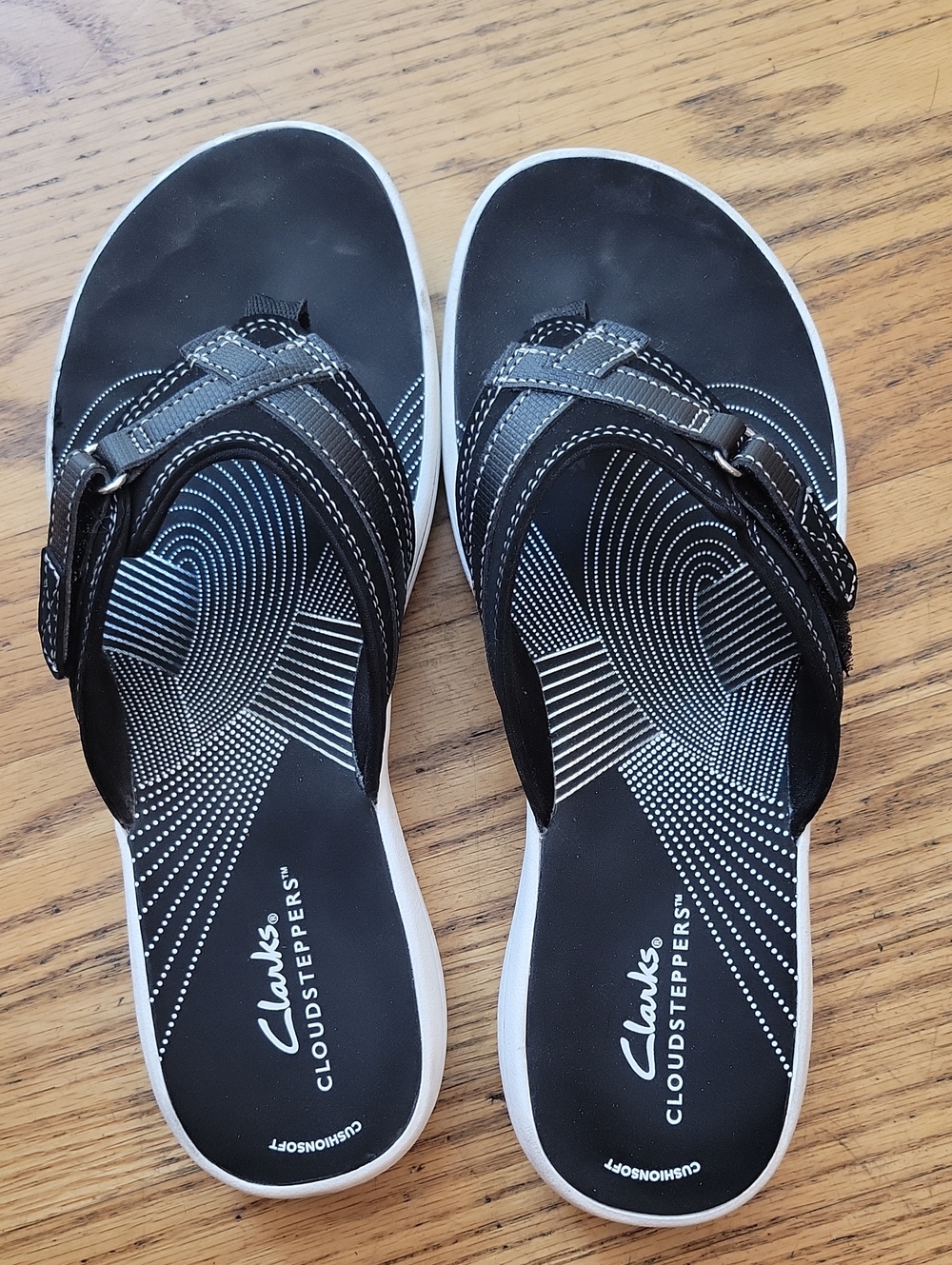 Clarks Black Cloudsteppers Size 8 Patterned Footbed Sandals